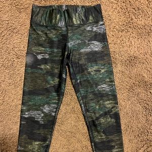 Terez Capri Camo Leggings
